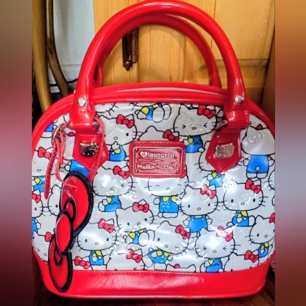 Loungefly Loves Hello Kitty Sanrio Embossed red Patent Dome Handbag - Picture 3 of 16